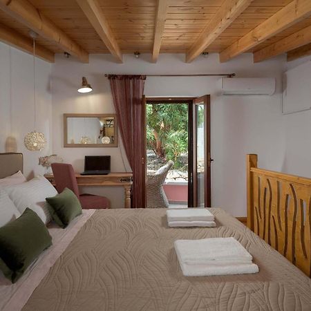 Captain'S Memories Stylish Harbour Apartments Χάλκη Εξωτερικό φωτογραφία