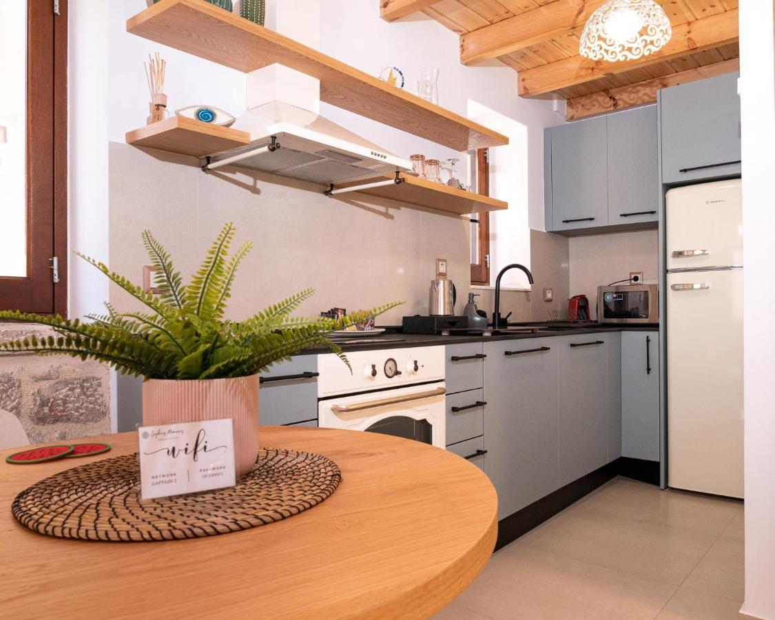 Captain'S Memories Stylish Harbour Apartments Χάλκη Εξωτερικό φωτογραφία